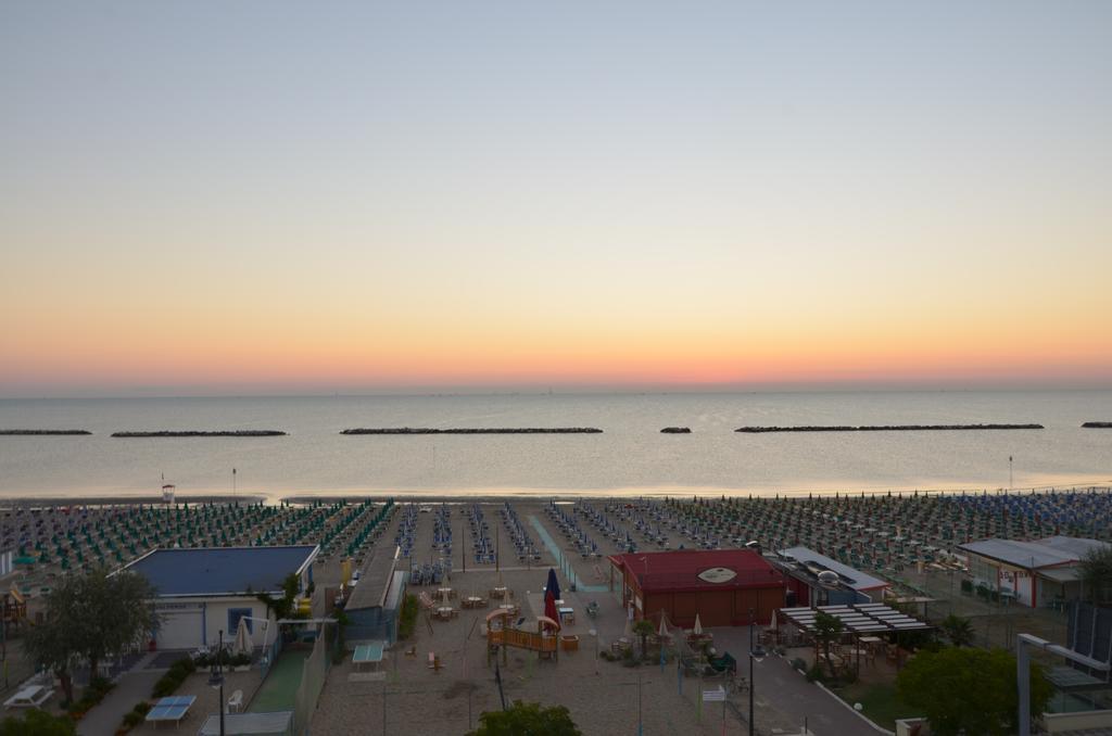 Hotel Nettuno Cesena Bagian luar foto